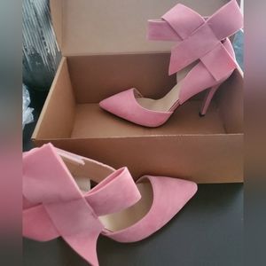 Pointy suede high heel with bow. NIB euro 41